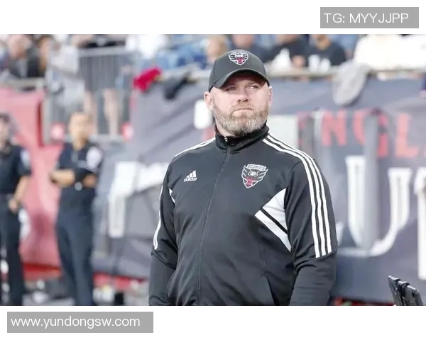 鲁尼在球场上的精彩表现与传奇生涯回顾